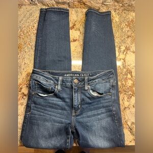 American Eagle skinny jeans- size 6- great condition